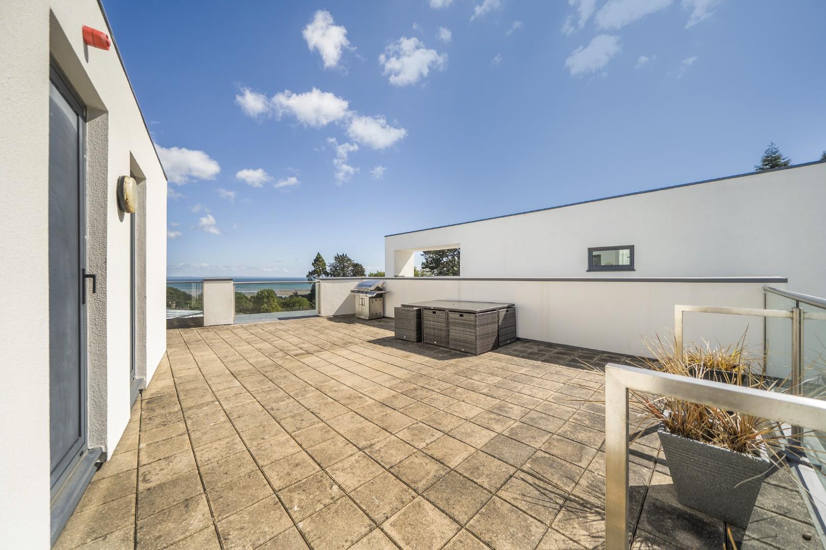 Upper Castle View, Blackpill, Swansea, SA3 5BY